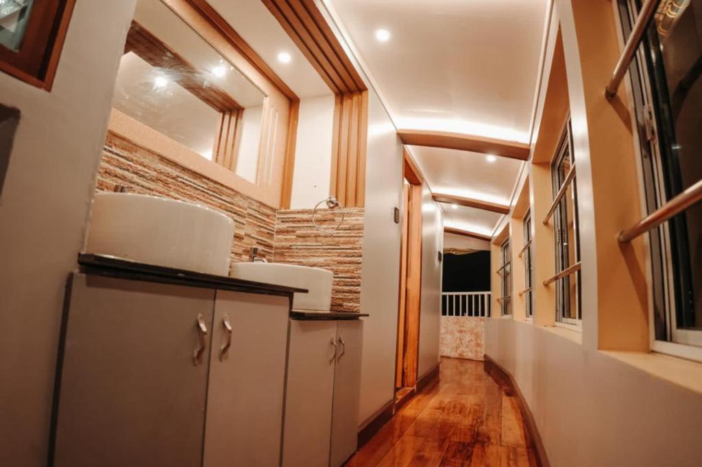 Venice Premium Houseboats Alleppey Alappuzha Екстериор снимка