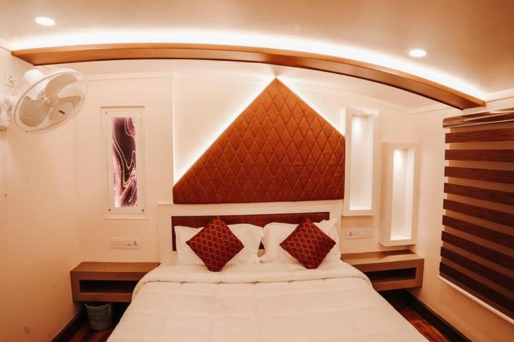 Venice Premium Houseboats Alleppey Alappuzha Екстериор снимка