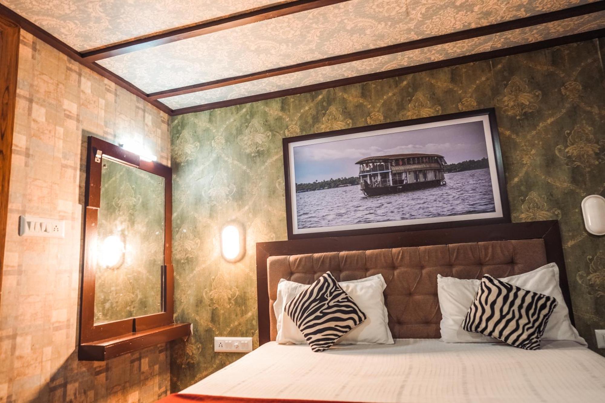 Venice Premium Houseboats Alleppey Alappuzha Екстериор снимка
