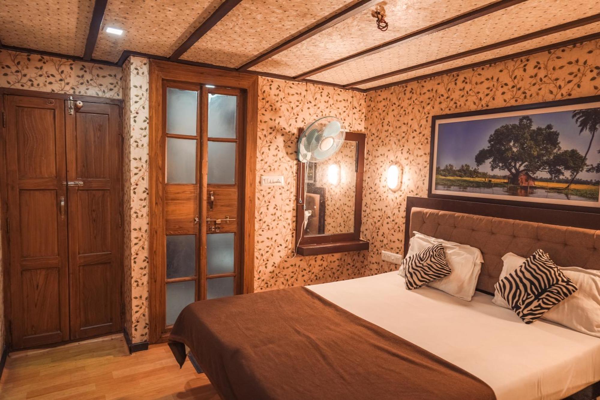 Venice Premium Houseboats Alleppey Alappuzha Екстериор снимка