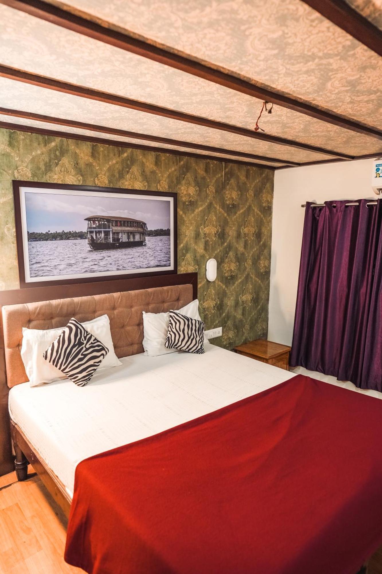 Venice Premium Houseboats Alleppey Alappuzha Екстериор снимка