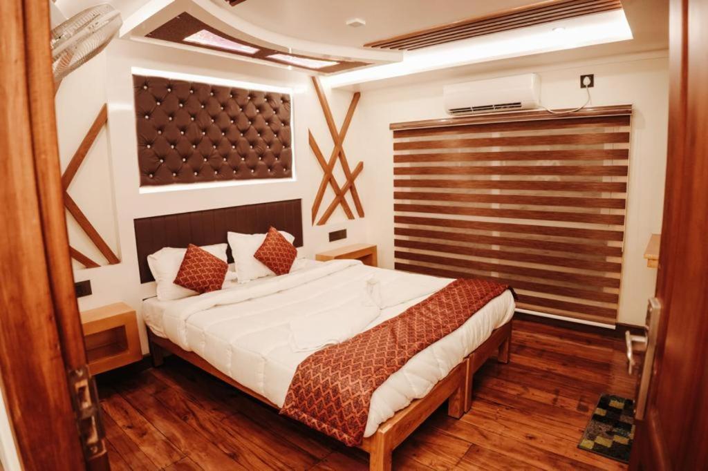 Venice Premium Houseboats Alleppey Alappuzha Екстериор снимка