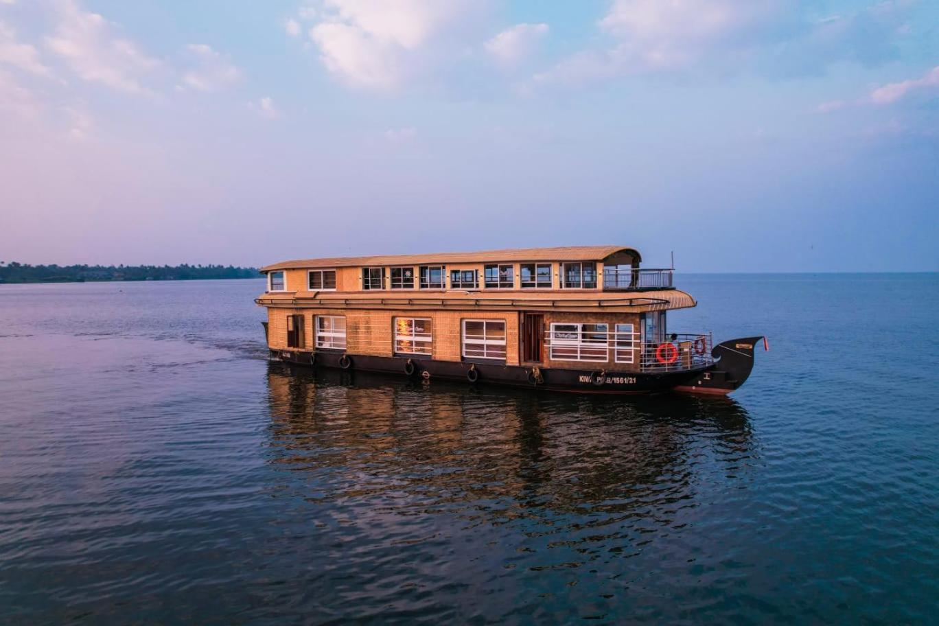 Venice Premium Houseboats Alleppey Alappuzha Екстериор снимка