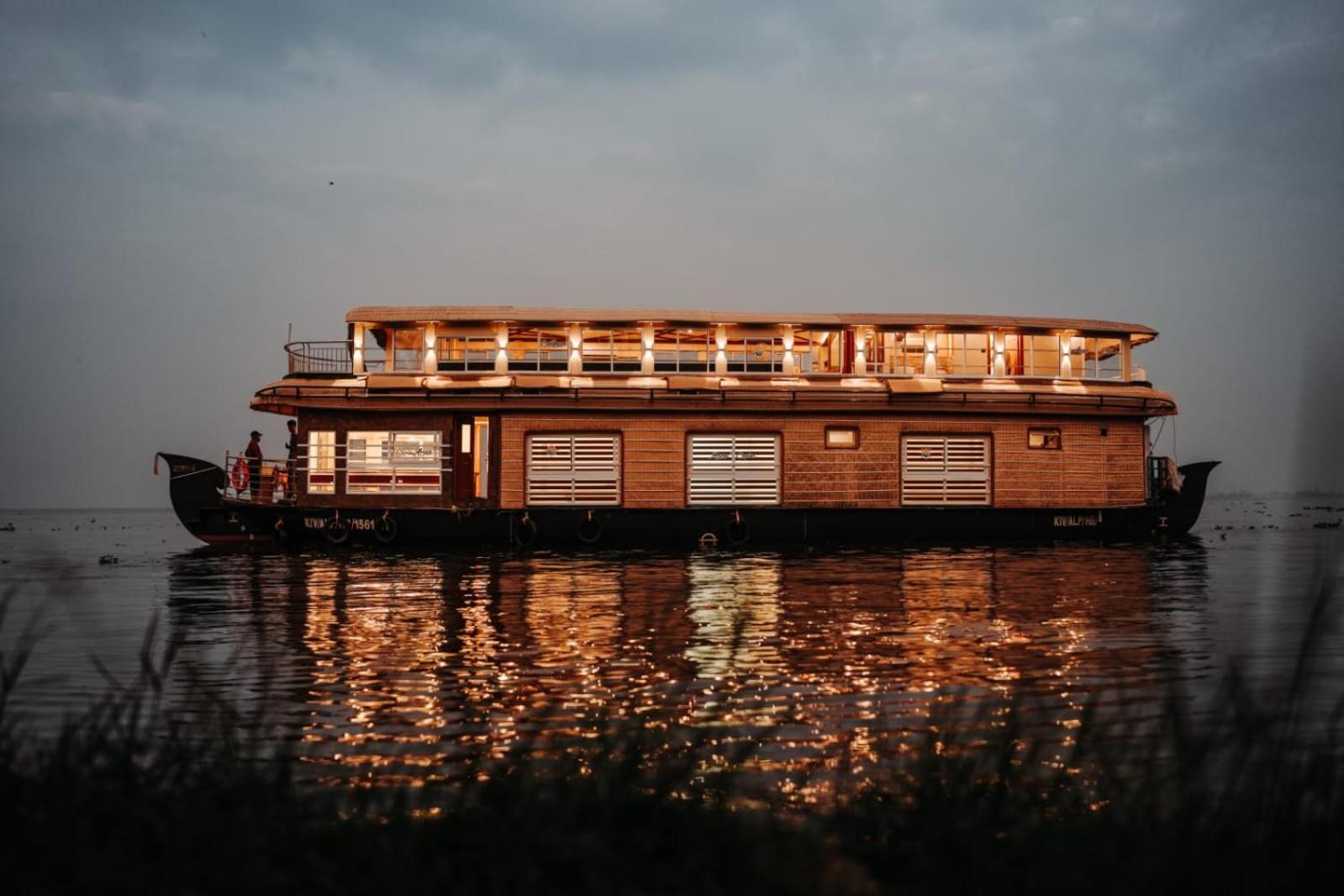 Venice Premium Houseboats Alleppey Alappuzha Екстериор снимка